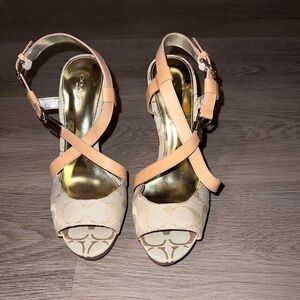 Coach Women's Tan and Cream Sandals